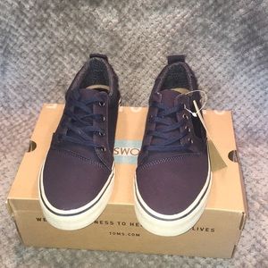 NWT In Box TOMS Valdez Navy Cotton Twill Sz 7 M